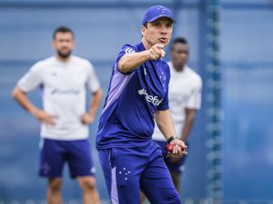 Com retrospecto positivo em estreias, Zé Ricardo encara o Santos nesta quinta Com retrospecto positivo em estreias, Zé Ricardo encara o Santos nessa quinta