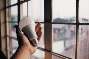 Economizando energia com tecnologia: 8 soluções inteligentes para uma casa sustentável