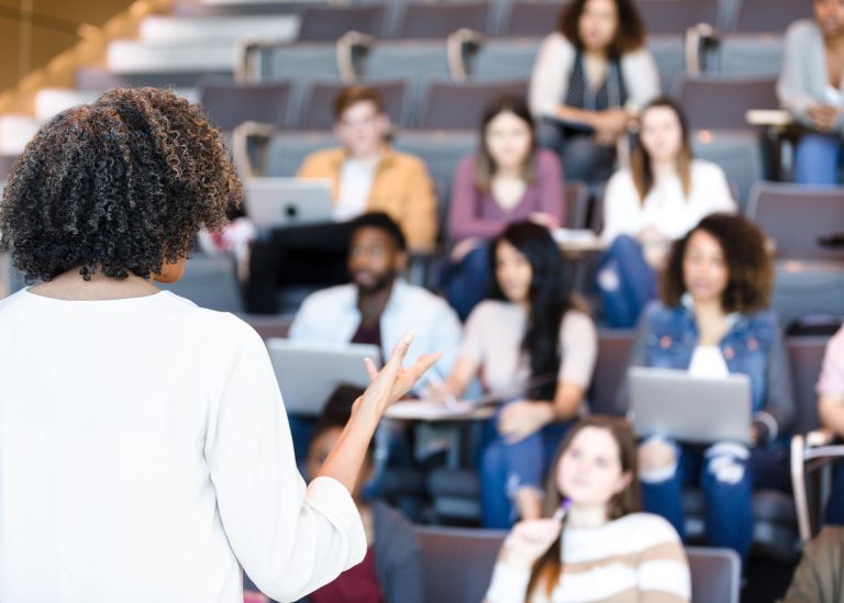 Universidade Federal anuncia concurso público com sete vagas para professores do magistério superior