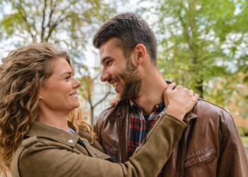 Será que as apps de namoro e de bate-papo por vídeo podem ajudar a encontrar a felicidade?