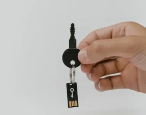 Segurança de primeira: Como utilizar a tecnologia para proteger sua casa em 7 passos