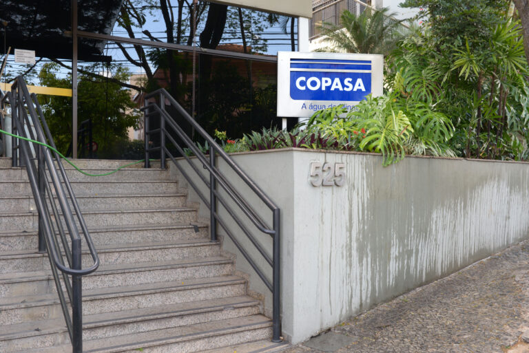 Copasa anuncia processo de seleção com 200 vagas em Minas