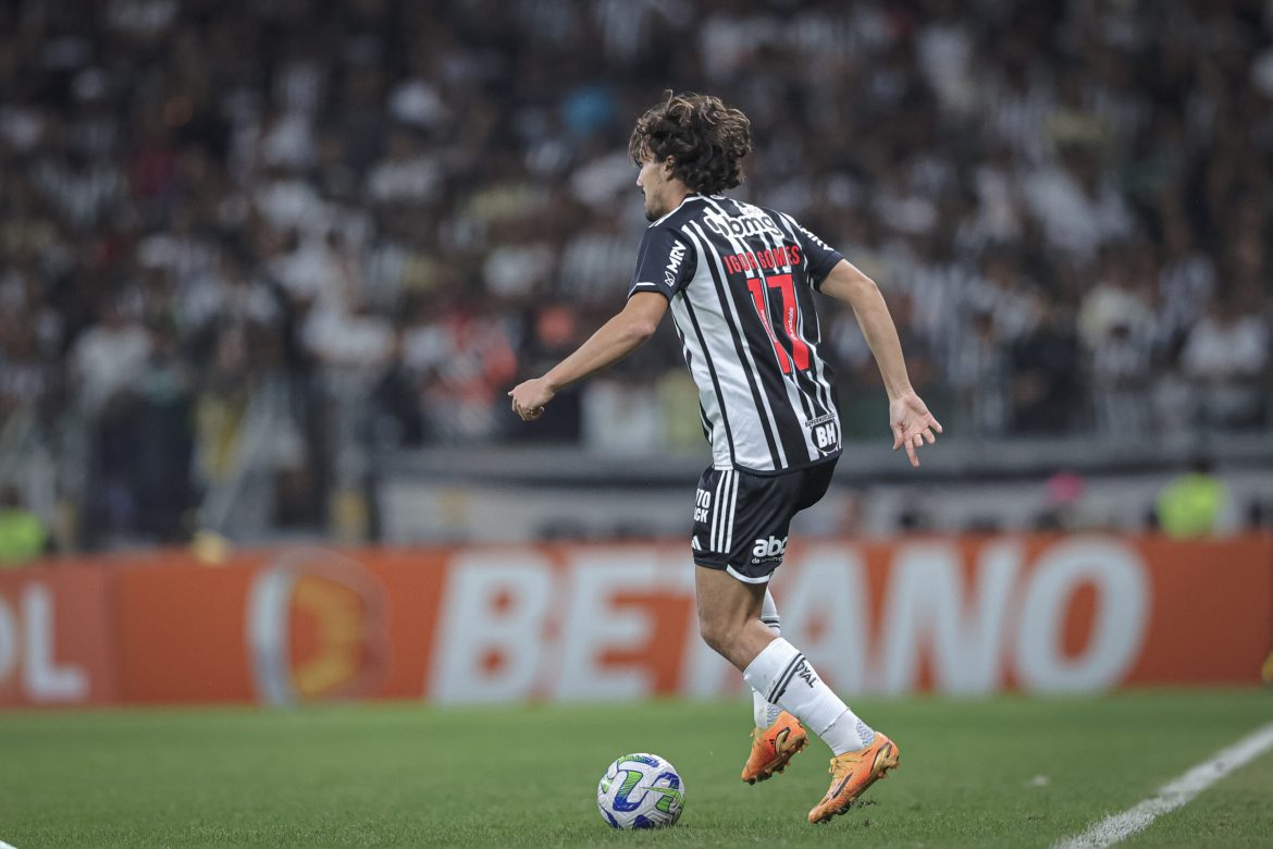 Igor Gomes ganha espaço com Felipão