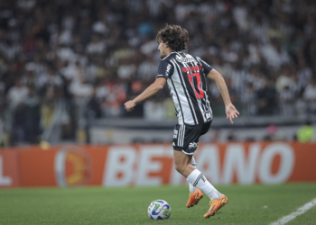 Igor Gomes ganha espaço com Felipão