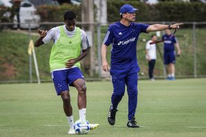 Cruzeiro se aproxima da zona de rebaixamento após rodada desfavorável Rodada é desfavorável e Cruzeiro se aproxima da zona de rebaixamento