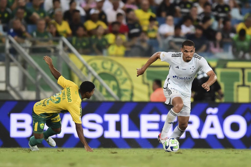 Cruzeiro empata contra Cuiabá e se complica no Brasileirão Cruzeiro empata contra Cuiabá e se complica no Brasileirão