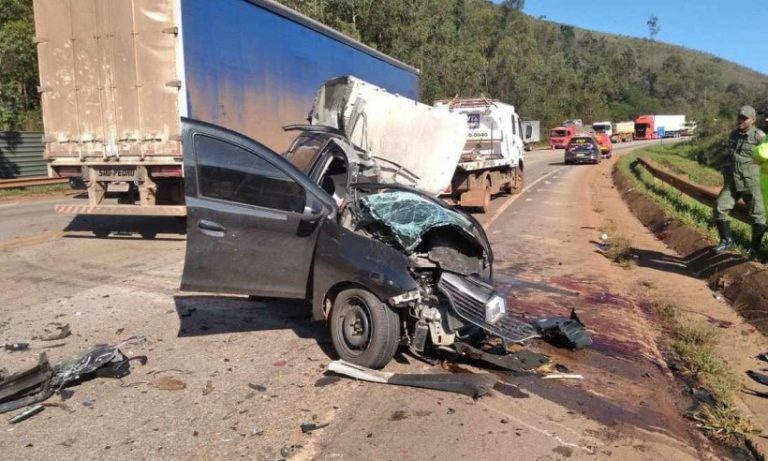 BR-040: Acidente envolvendo carro e carreta deixa uma pessoa morta e outra ferida, em Itabirito
