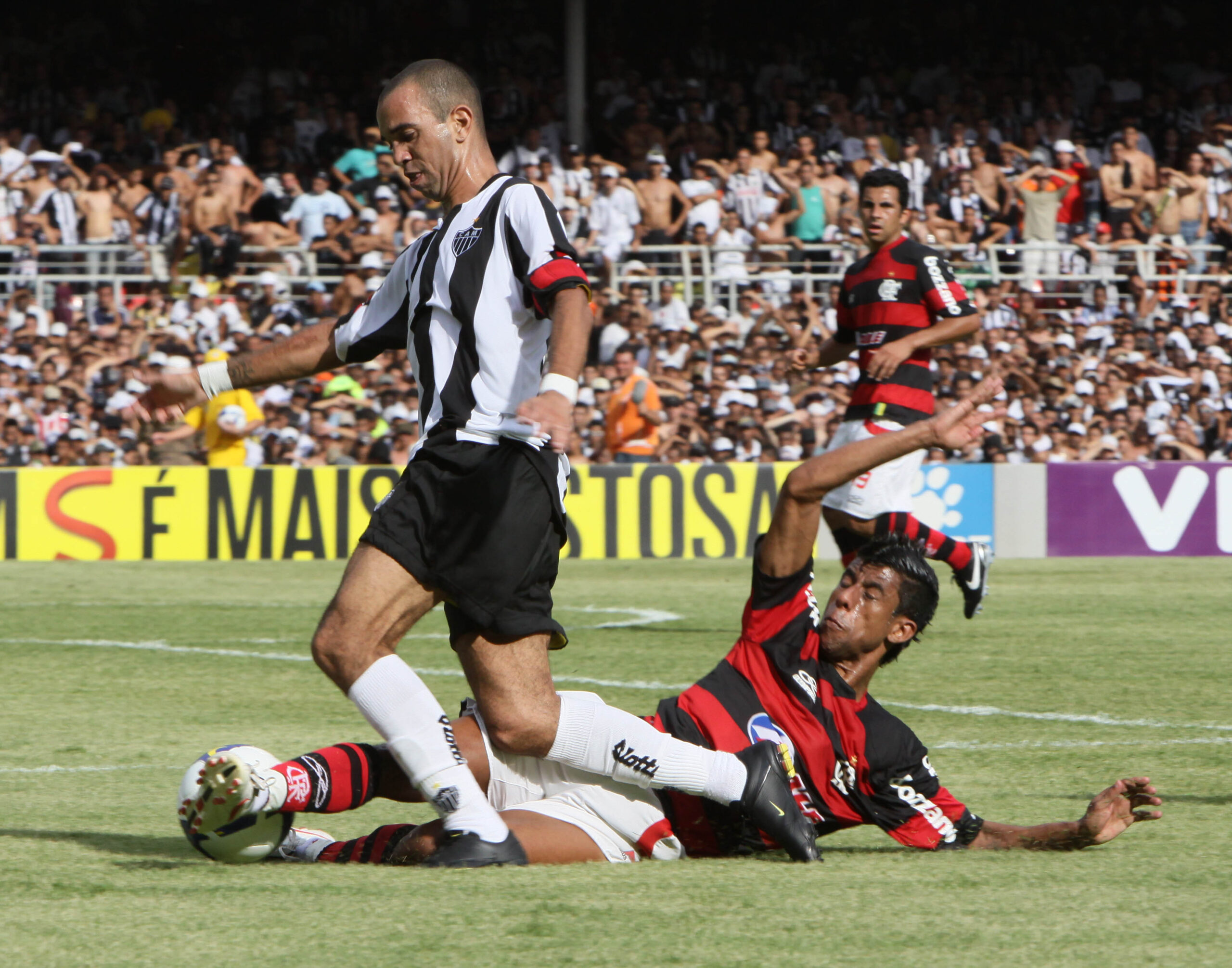 Flamengo e Atlético fizeram um jogo histórico em 2009. Foto: Bruno Cantini / CAM / Flickr