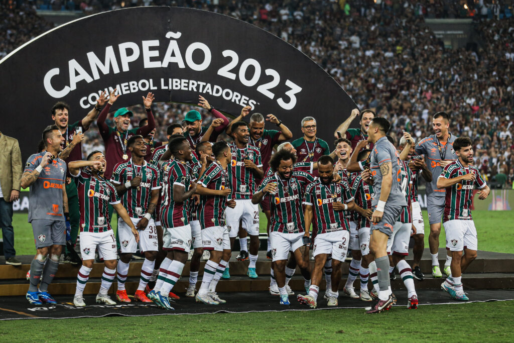 Fábio conquista título inédito da Libertadores e agradece cruzeirenses