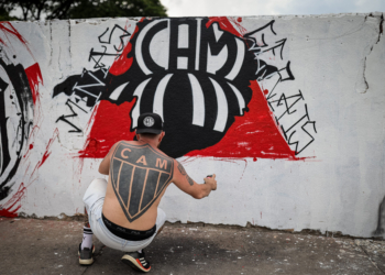 Califórnia Alvinegro: Torcedores se reúnem para deixar o bairro da Arena MRV com a cara do Atlético