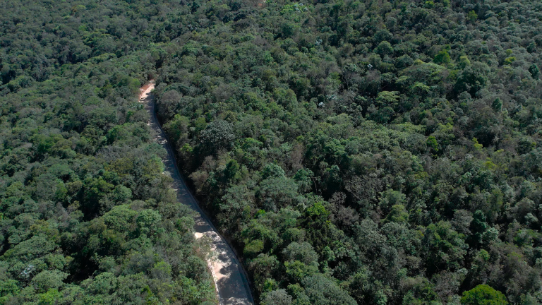 Samarco entrega Estrada da Purificação pavimentada   