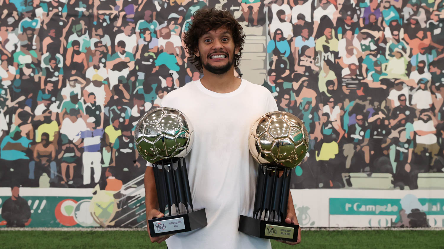 Gustavo Scarpa venceu os prêmios Bola de Ouro e Bola de Prata, em sua última temporada no Brasil. Foto: Cesar Greco/Palmeiras
