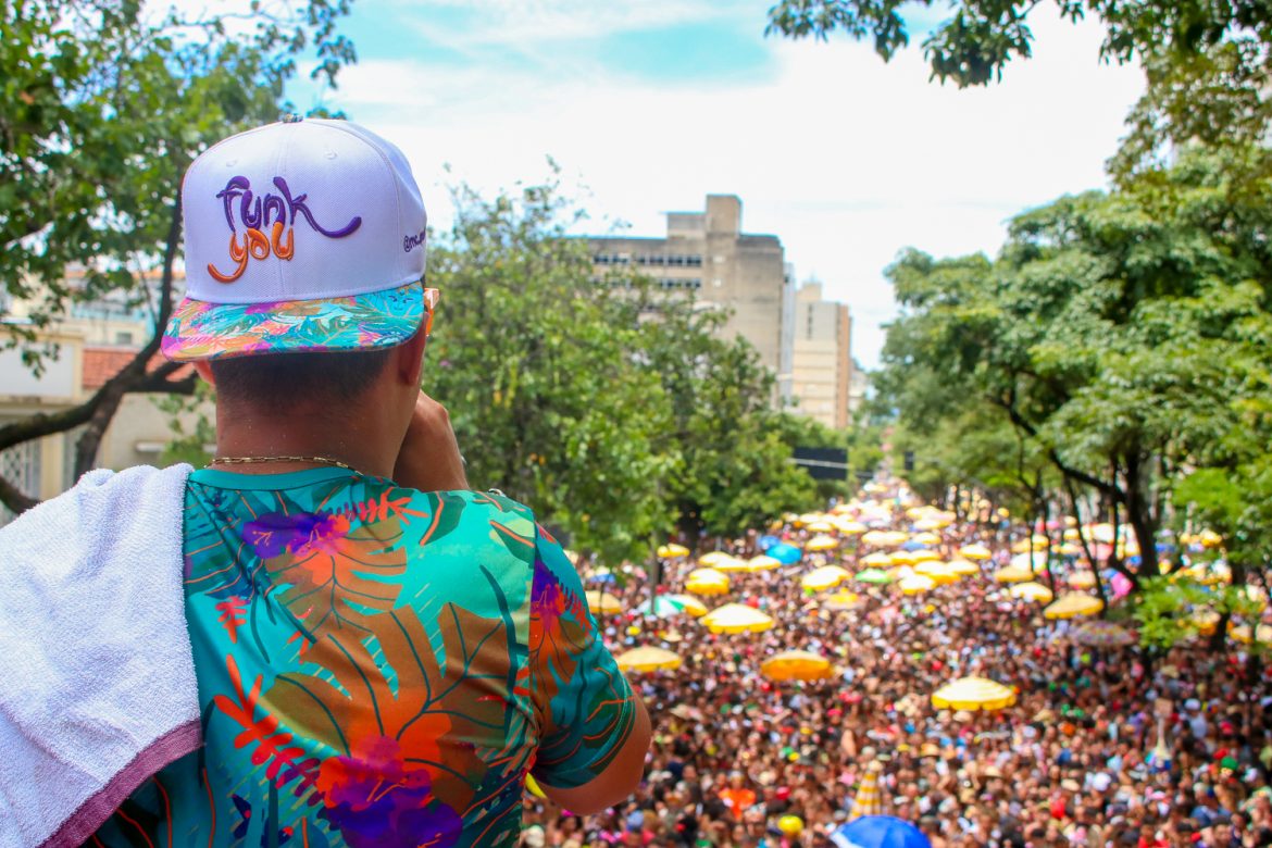 Bloco Funk You faz homenagem ao MC Marcinho e funk melody na terça-feira de Carnaval 