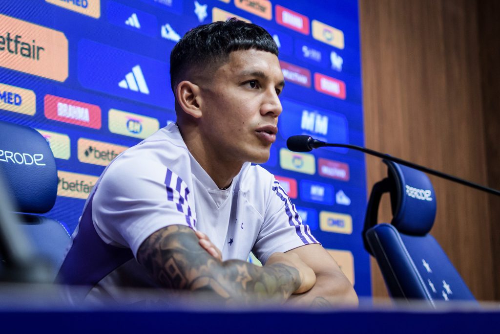 Lucas Romero é apresentado oficialmente na Toca da Raposa II Lucas Romero é apresentado oficialmente na Toca da Raposa II
