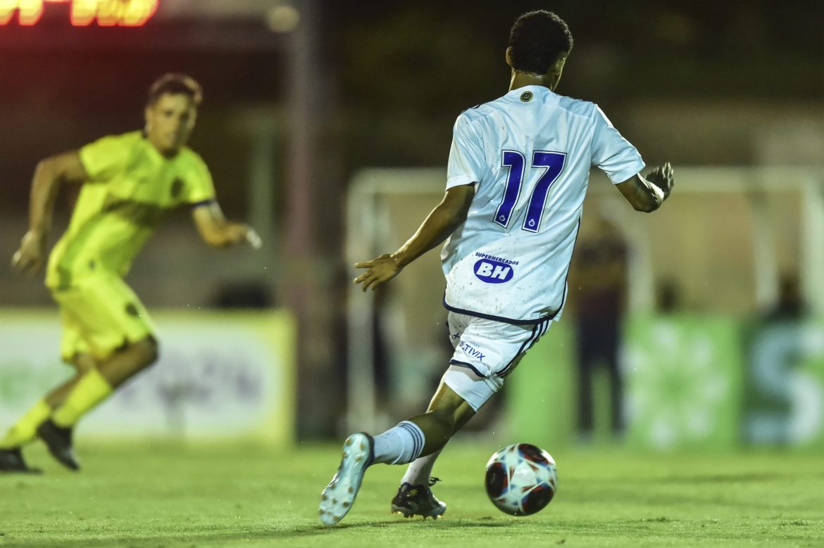 Cruzeiro avança na Copinha e segue vivo em busca do bicampeonato