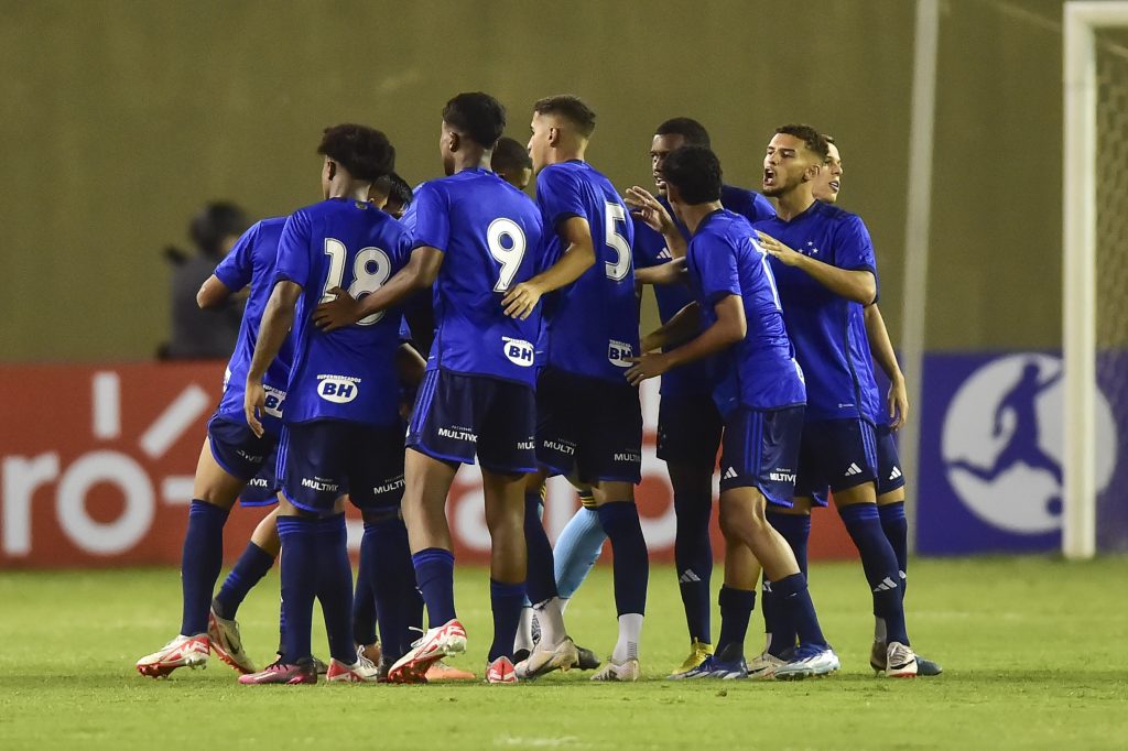Cruzeiro enfrenta Flamengo na Semifinal da Copa São Paulo de Futebol Júnior Cruzeiro enfrenta Flamengo na Semifinal da Copa São Paulo de Futebol Júnior