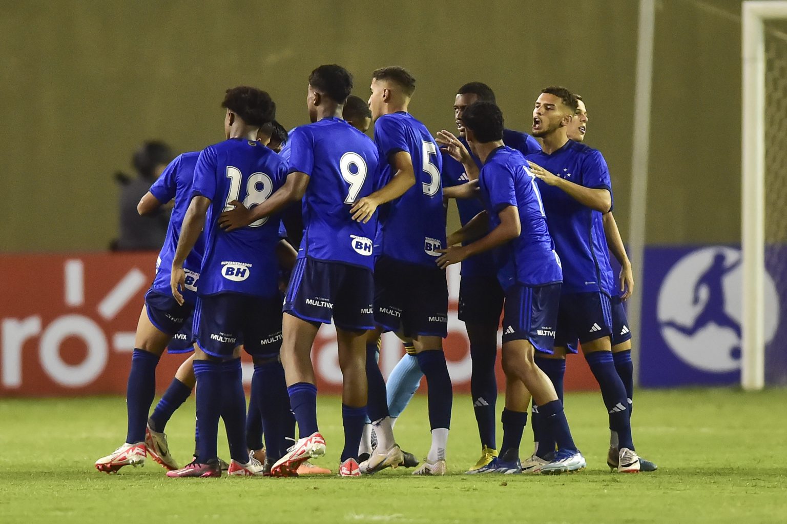 Cruzeiro enfrenta Flamengo na Semifinal da Copa São Paulo de Futebol Júnior Cruzeiro enfrenta Flamengo na Semifinal da Copa São Paulo de Futebol Júnior