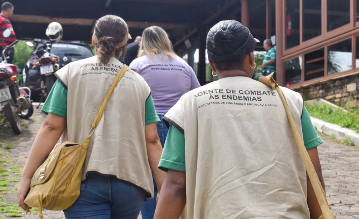 Agentes de Combate à Endemias atuam na Estação Rodoviária de Mariana. Foto: Prefeitura de Mariana