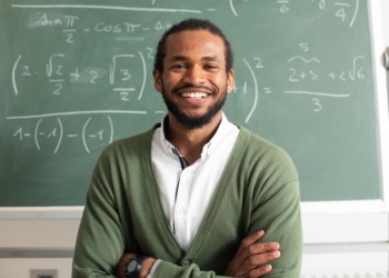 UEMG realiza processos seletivos com 45 vagas