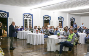 “Café com ACE” reúne governantes da região para debate sobre a diversificação econômica regional "Café com ACE" reúne governantes da região para debate sobre a diversificação econômica regional