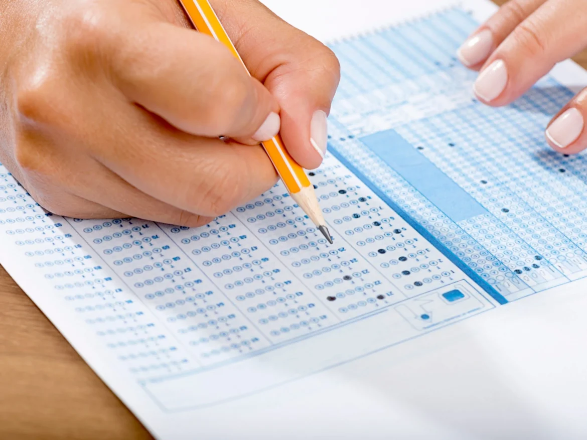 Com salários de até R$ 14 mil, Caixa divulga edital de concurso