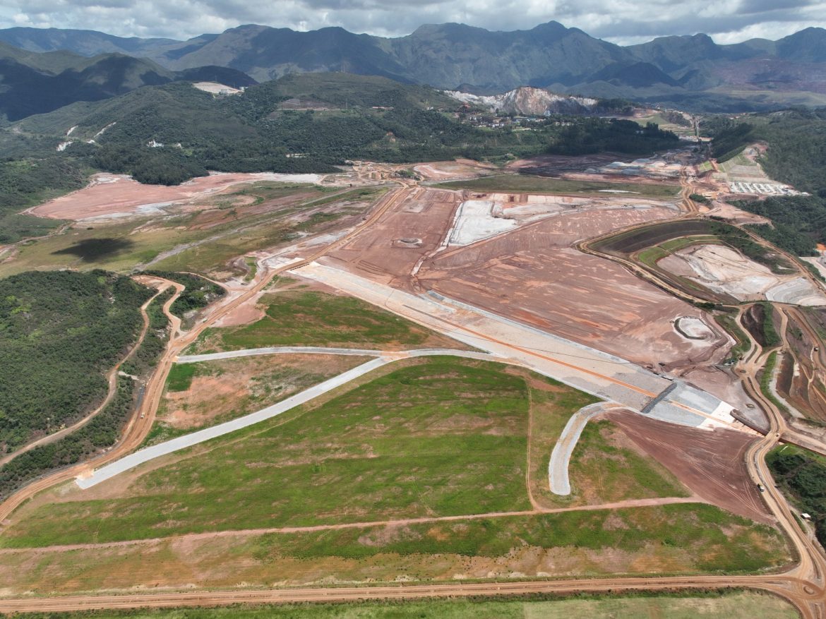 Samarco destina 95% do rejeito arenoso para as obras de descaracterização da barragem do Germano