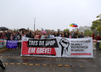 Técnicos da UFOP iniciam greve com ato no Campus Morro do Cruzeiro
