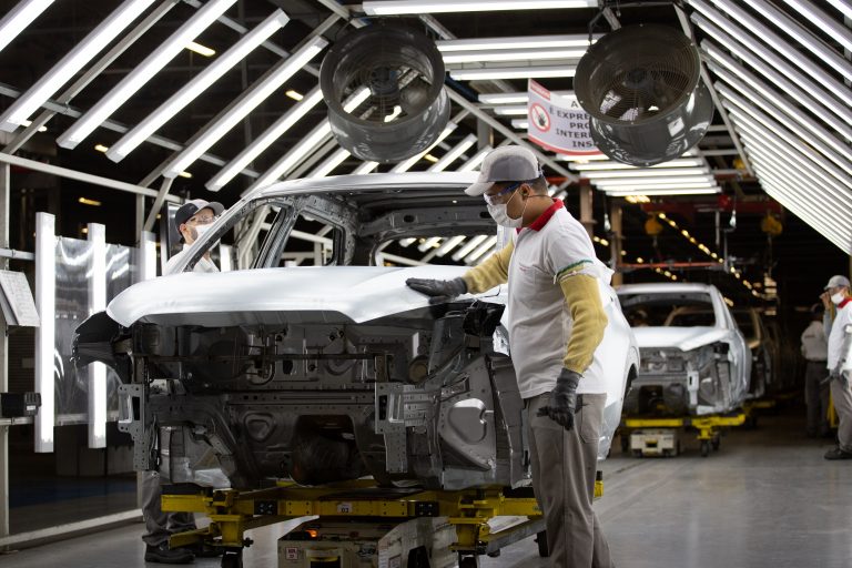 Nissan está com cadastro aberto em banco de talentos para operadores de produção e logística