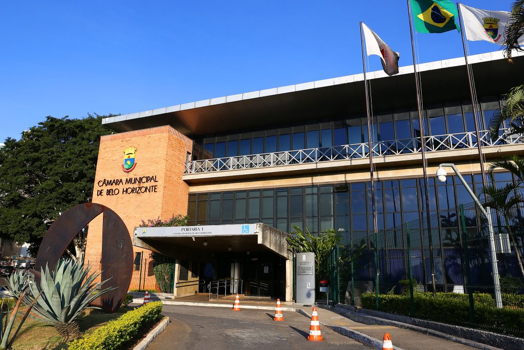 Câmara de Belo Horizonte divulga edital de Concurso Público com remuneração de até R$ 11 mil Câmara de Belo Horizonte divulga edital de Concurso Público com remuneração de até R$ 11 mil