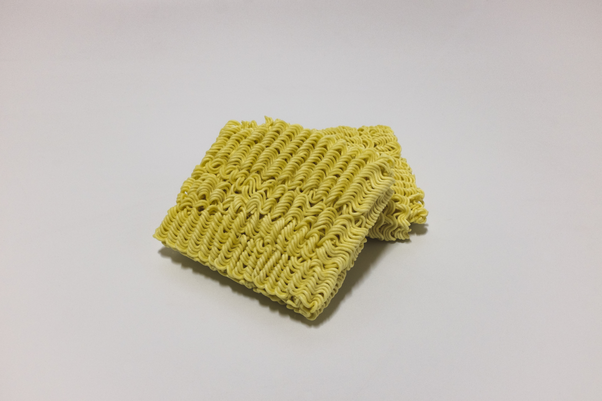 Miojo faz bem ou mal para a saúde? Veja quantas calorias tem um pacote do alimento