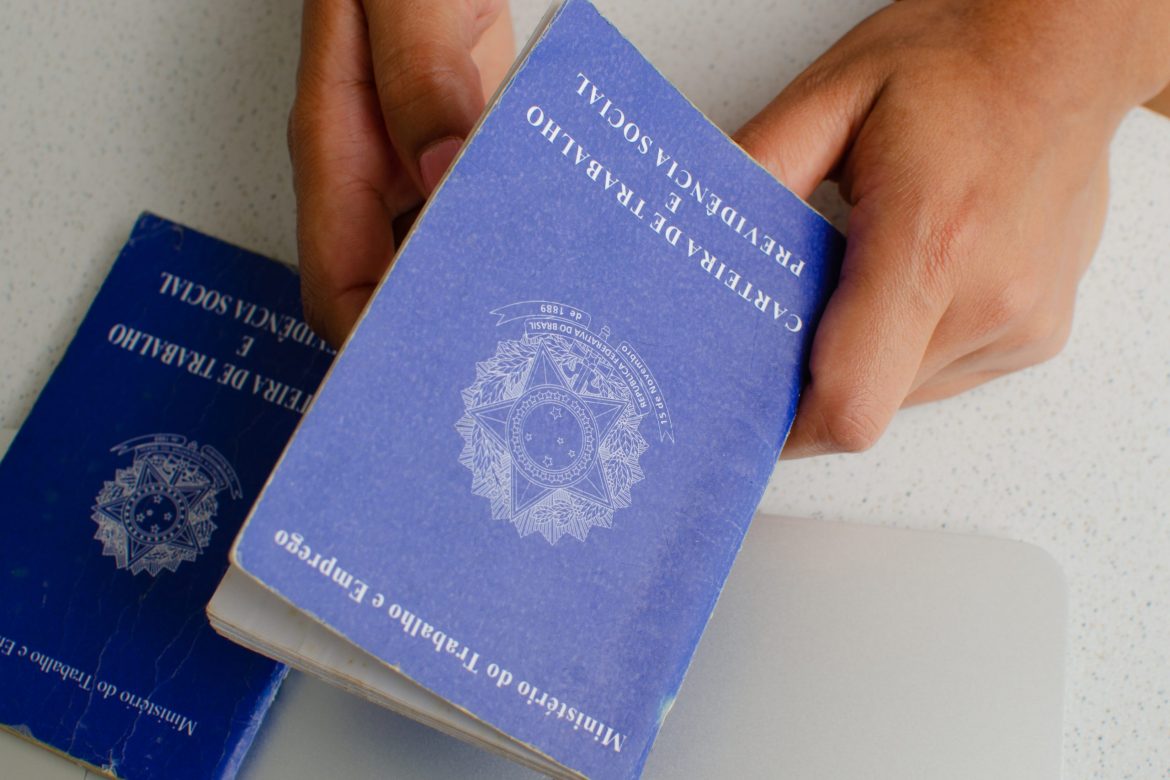 Belo Horizonte: confira 150 vagas para recepcionista atendente, 100 de fiscal de loja e 500 de operador de telecobrança