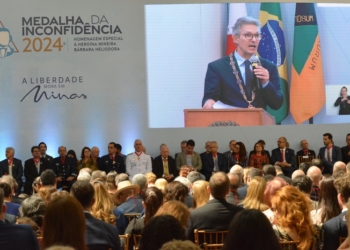 Romeu Zema participa de entrega da Medalha da Inconfidência em Ouro Preto