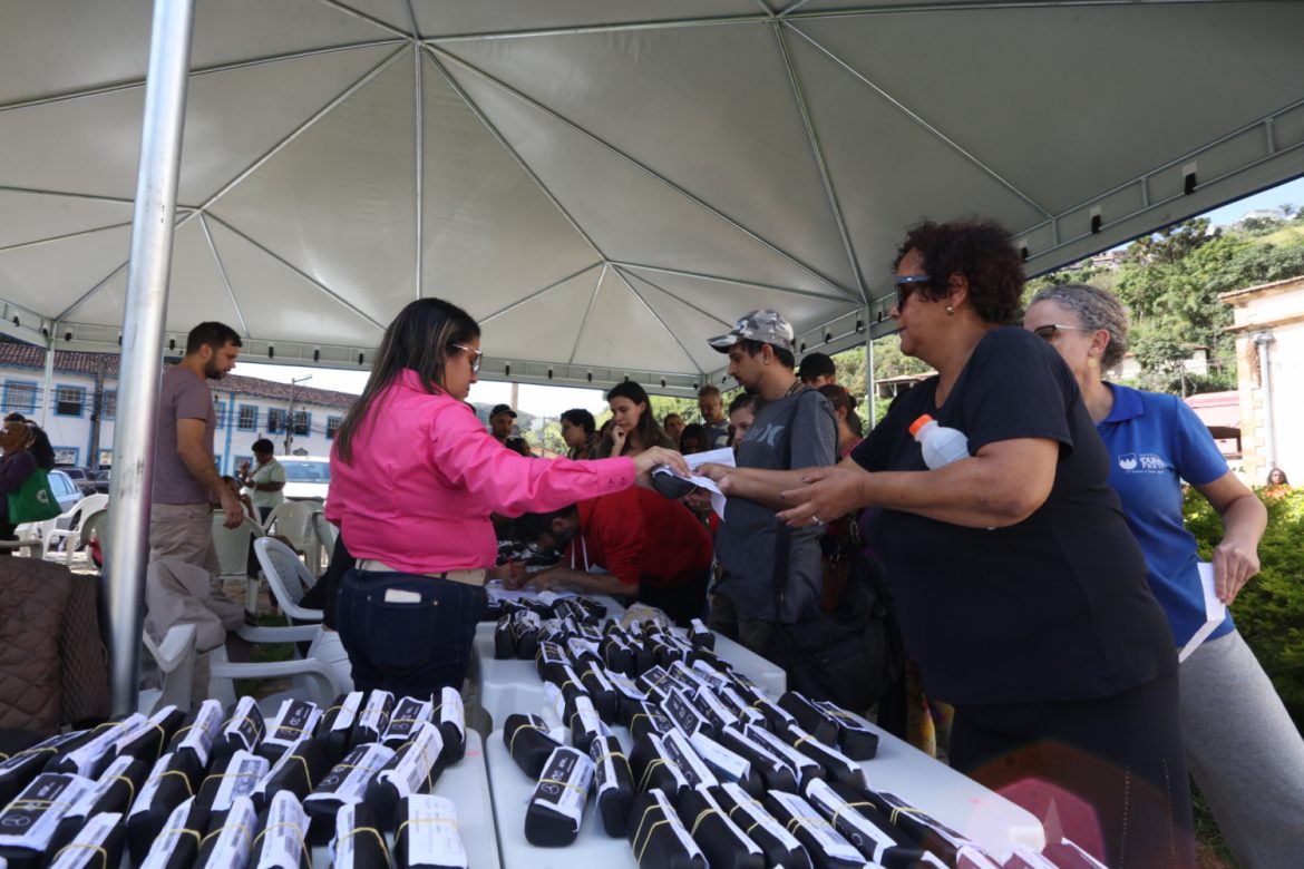 Ouro Preto promove distribuição de óculos de grau para a população
