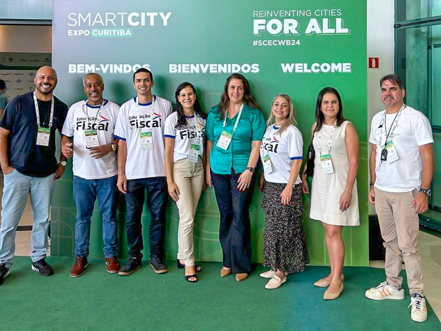 Prefeitura de Itabirito participa de evento sobre cidades inteligentes em Curitiba