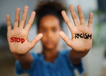 Racismo é crime e deve ser punido