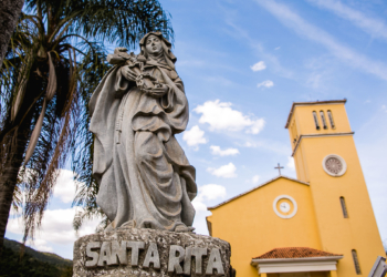 Com shows de Felipe Araújo e Thiago Brava, Festa de Santa Rita de Ouro Preto começa neste fim de semana