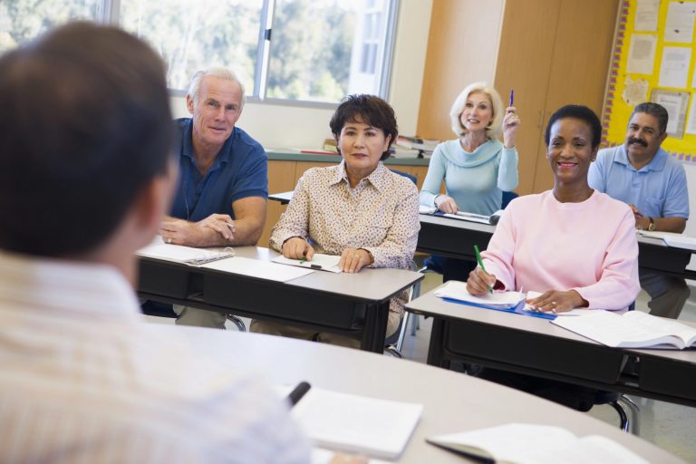Minas Forma: programa estadual oferta 8 mil vagas em cursos gratuitos e com bolsa de até R$ 600