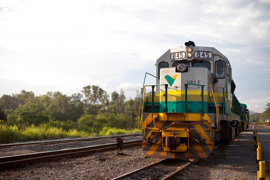 Estrada de Ferro Vitória a Minas chega aos 120 anos e já gerou 3,2 mil empregos diretos Estrada de Ferro Vitória a Minas chega aos 120 anos e já gerou 3,2 mil empregos diretos