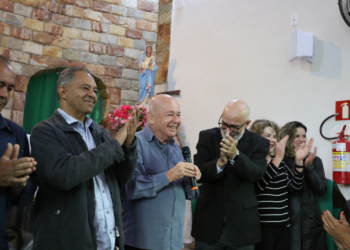 Prefeitura devolve imagem de Santo Antônio, do século XVIII, para população de Santo Antônio do Salto