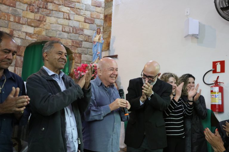 Prefeitura devolve imagem de Santo Antônio, do século XVIII, para população de Santo Antônio do Salto