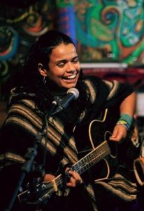 Não é ela! Maria Rita, que vai se apresentar em Ouro Preto, não é a filha de Elis, mas é filha da terra Minas Gerais e tem muito talento Não é ela! Maria Rita, que vai se apresentar em Ouro Preto, não é a filha de Elis, mas é filha da terra Minas Gerais e tem muito talento
