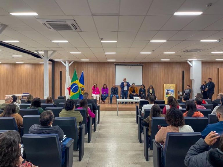 Novos servidores tomam posse em Itabirito após aprovação em concurso público