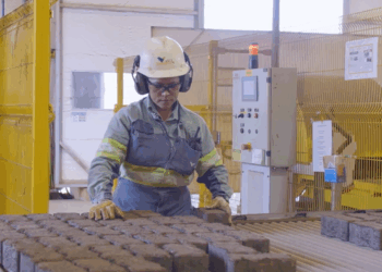 Vale transforma rejeitos em esperança com doação de blocos sustentáveis