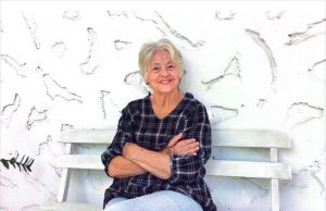 Poetisa mineira Adélia Prado vence os Prêmios Camões e Machado de Assis em 2024