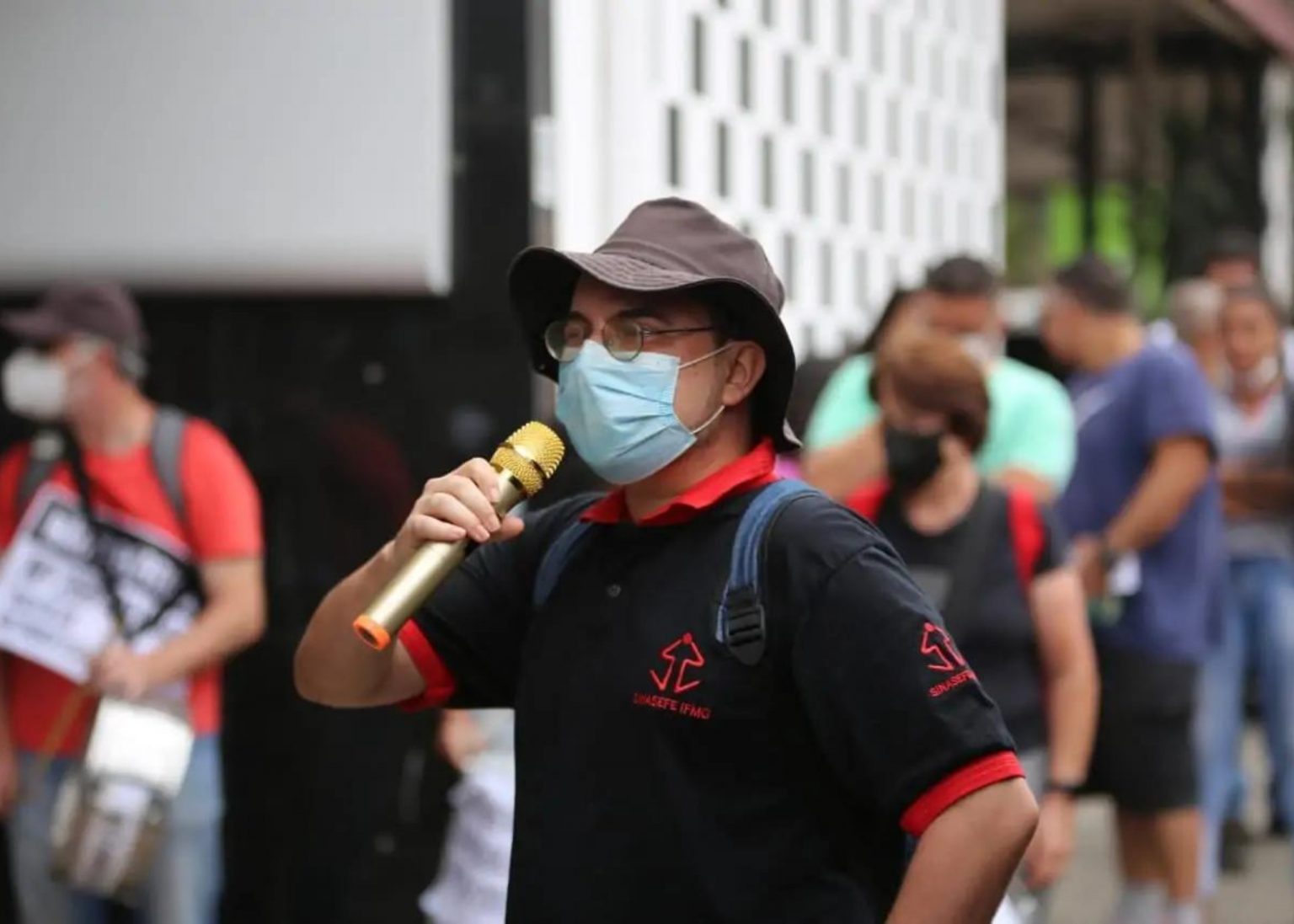 A OMISSÃO DO GOVERNO ESTADUAL MINEIRO NA PREVENÇÃO DE DESASTRES CAUSADOS PELAS CHUVAS A OMISSÃO DO GOVERNO ESTADUAL MINEIRO NA PREVENÇÃO DE DESASTRES CAUSADOS PELAS CHUVAS