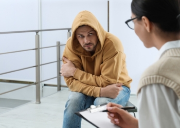 Governo de Minas amplia vagas para acolhimento de dependentes químicos com programa Rede Complementar