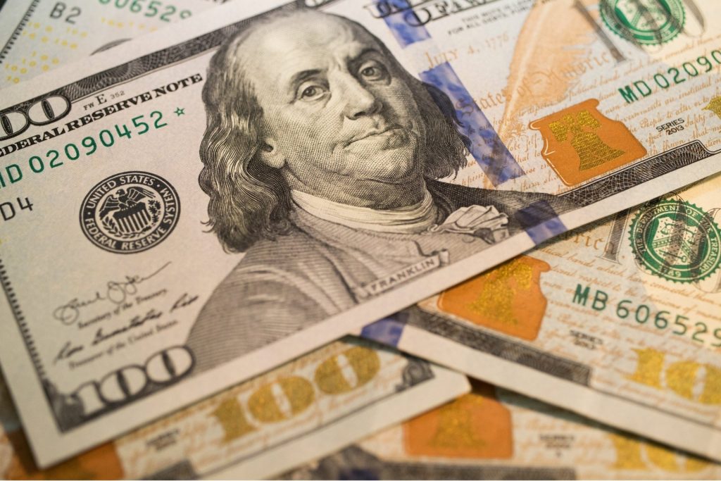 Dólar hoje: Saiba por qual valor fechou a cotação nesta quinta-feira (16/01) Dólar hoje: Saiba por qual valor fechou a cotação nesta quinta-feira (16/01)