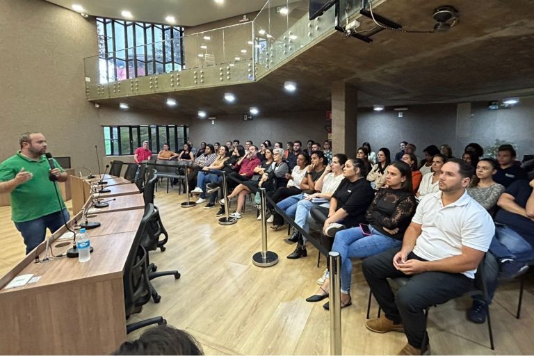 Itabirito: presidência da Câmara promove diálogo e anuncia curso parlamentar