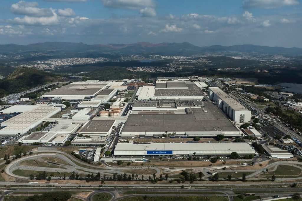 Montadora multinacional anuncia abertura de 1.500 vagas em Minas Gerais e 300 no Rio de Janeiro