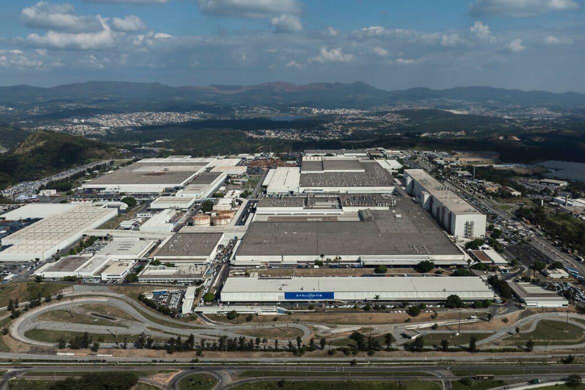 Montadora multinacional anuncia abertura de 1.500 vagas em Minas Gerais e 300 no Rio de Janeiro